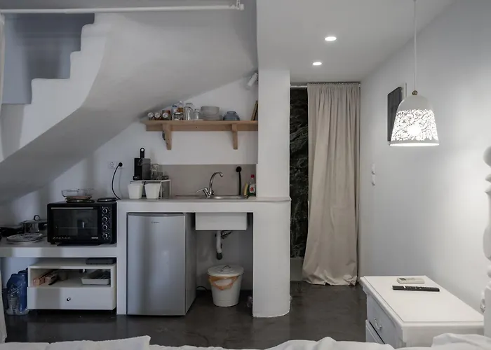 Kyon Kythnos * Kanala